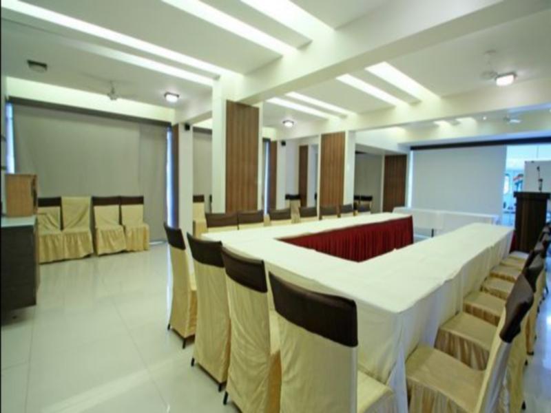Hotel Tanish Residency Navi Mumbai Exterior foto